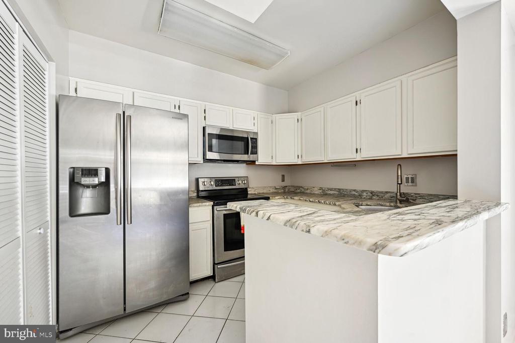 6060 CALIFORNIA CIRCLE 409