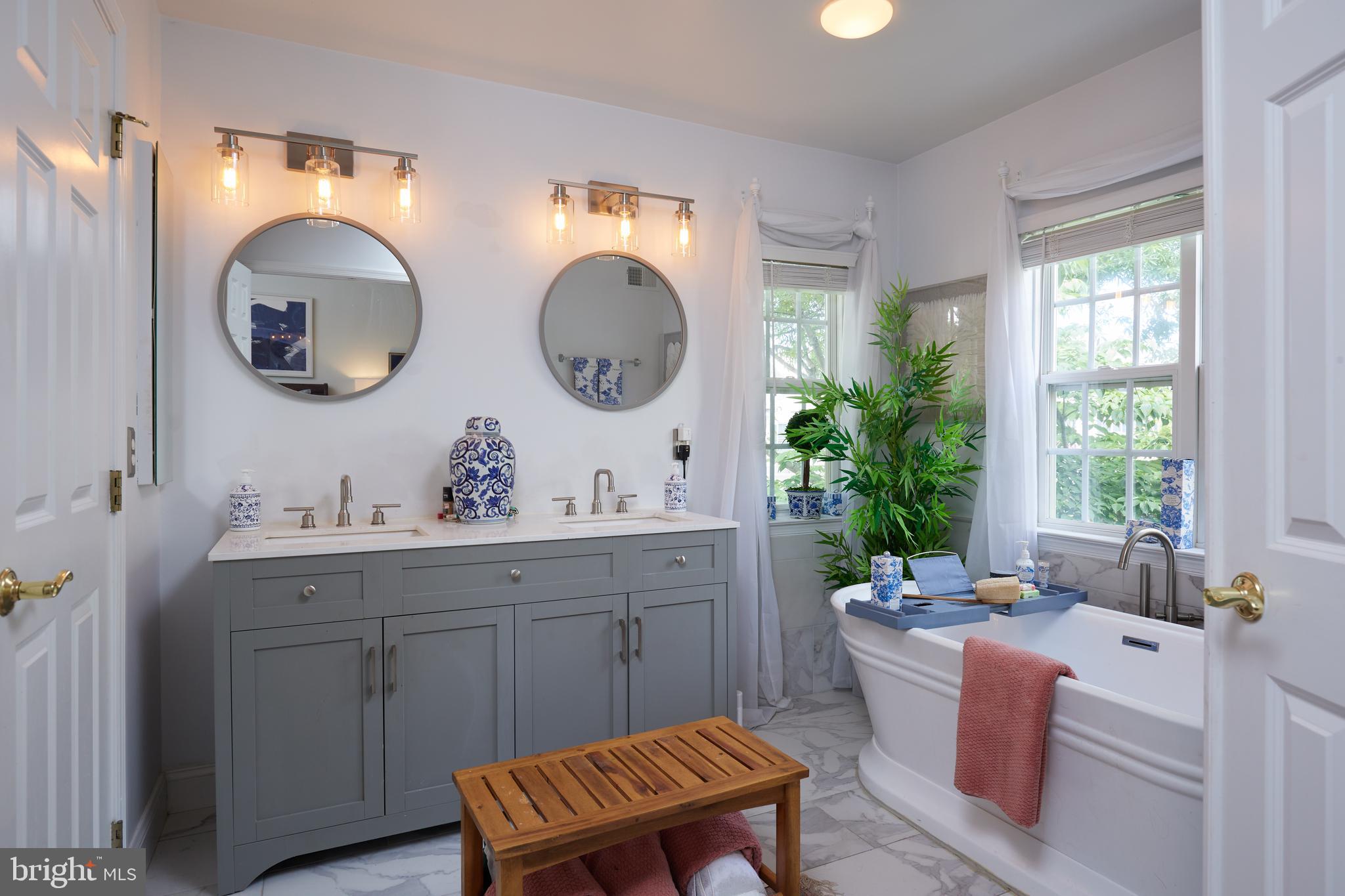 620 HIGHLAND RIDGE AVENUE