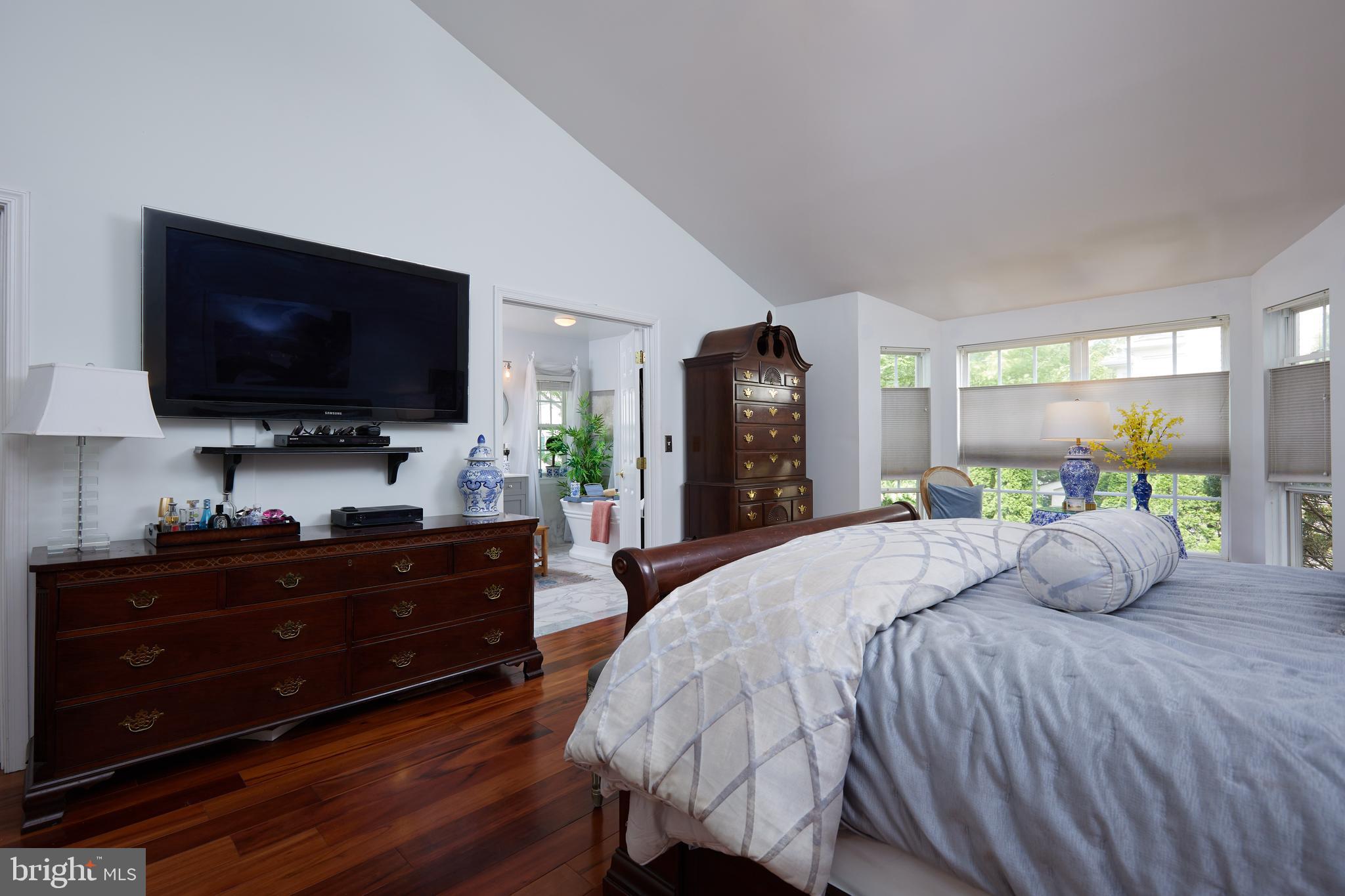 620 HIGHLAND RIDGE AVENUE