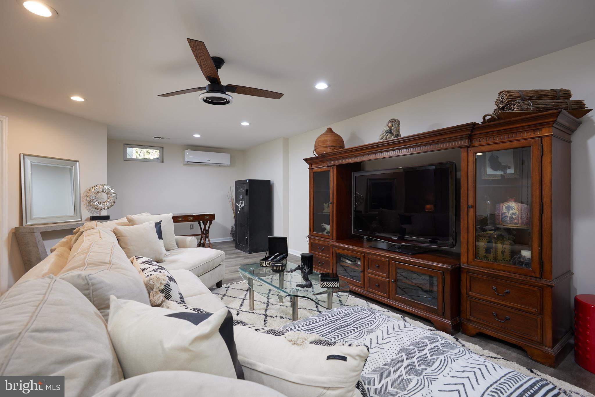 620 HIGHLAND RIDGE AVENUE