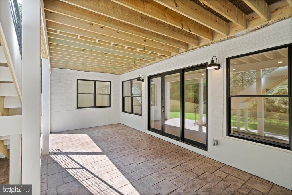 9708 PARKWOOD DRIVE