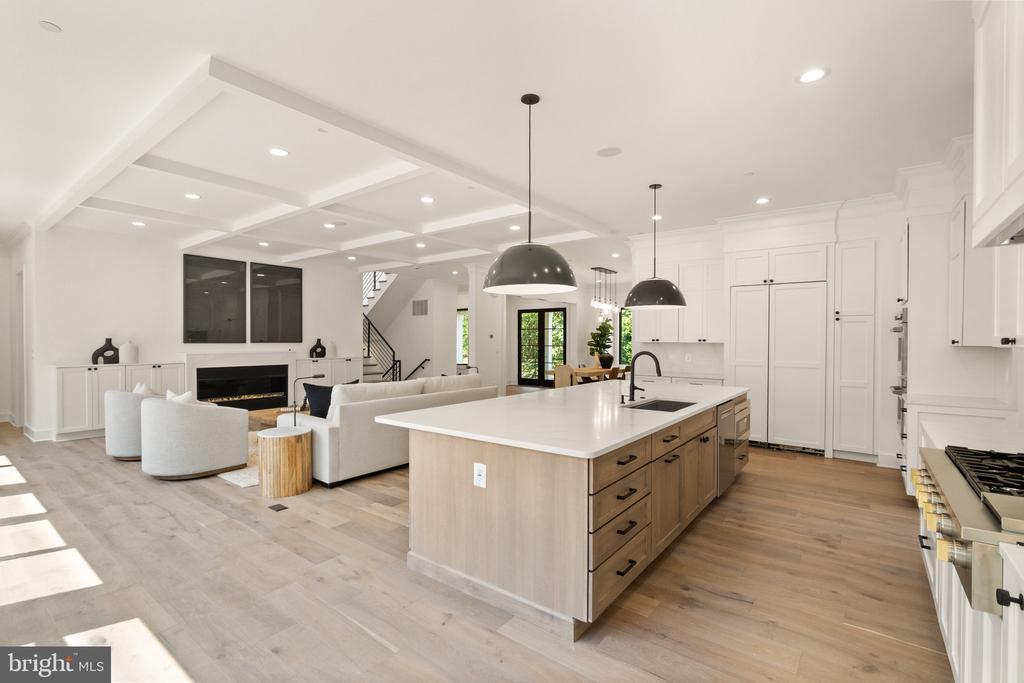 9708 PARKWOOD DRIVE
