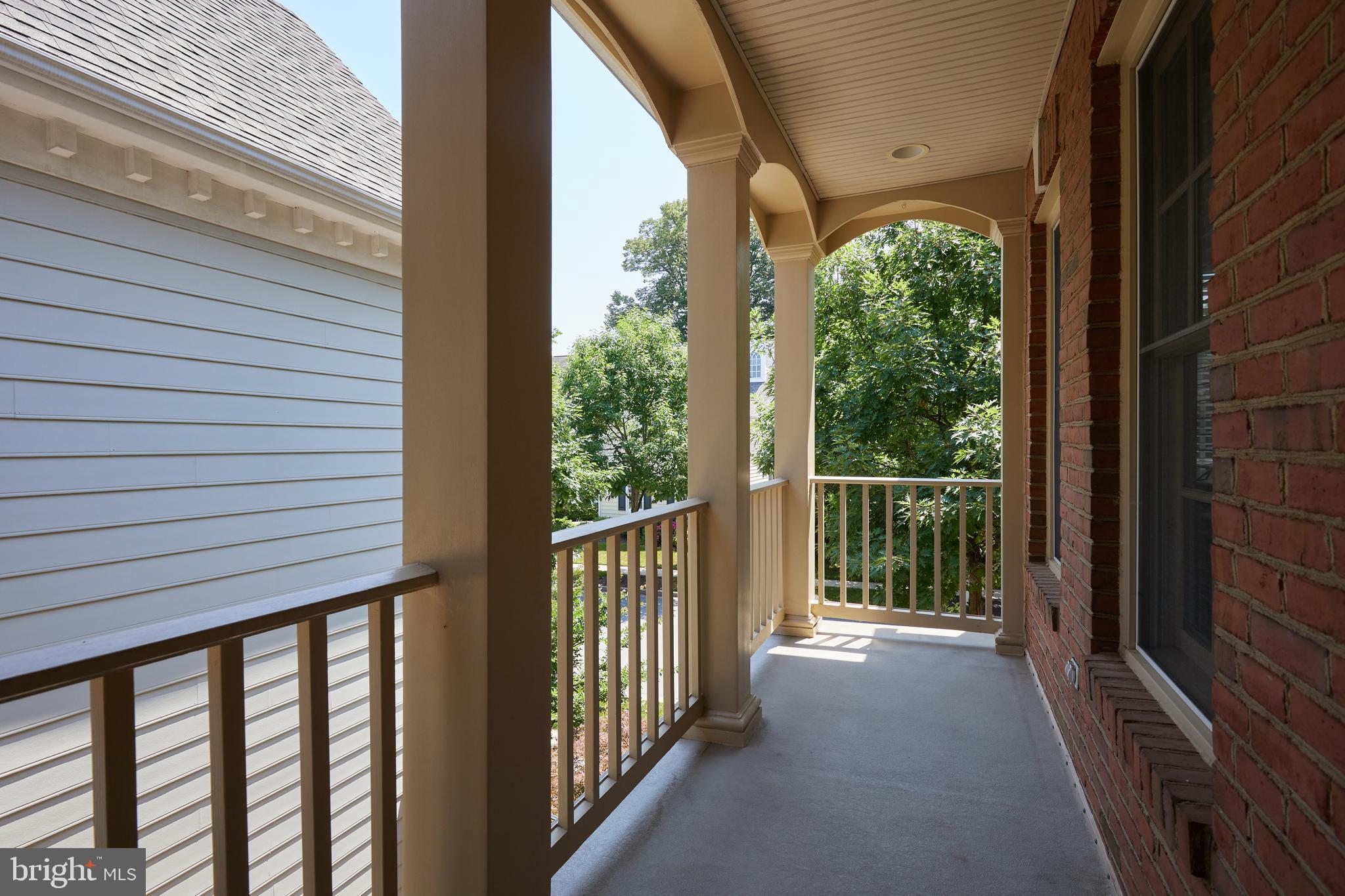 908 OAK KNOLL TERRACE