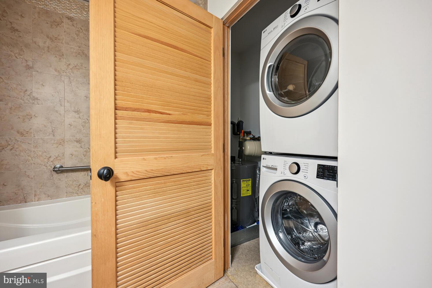 9610 DEWITT DRIVE B414