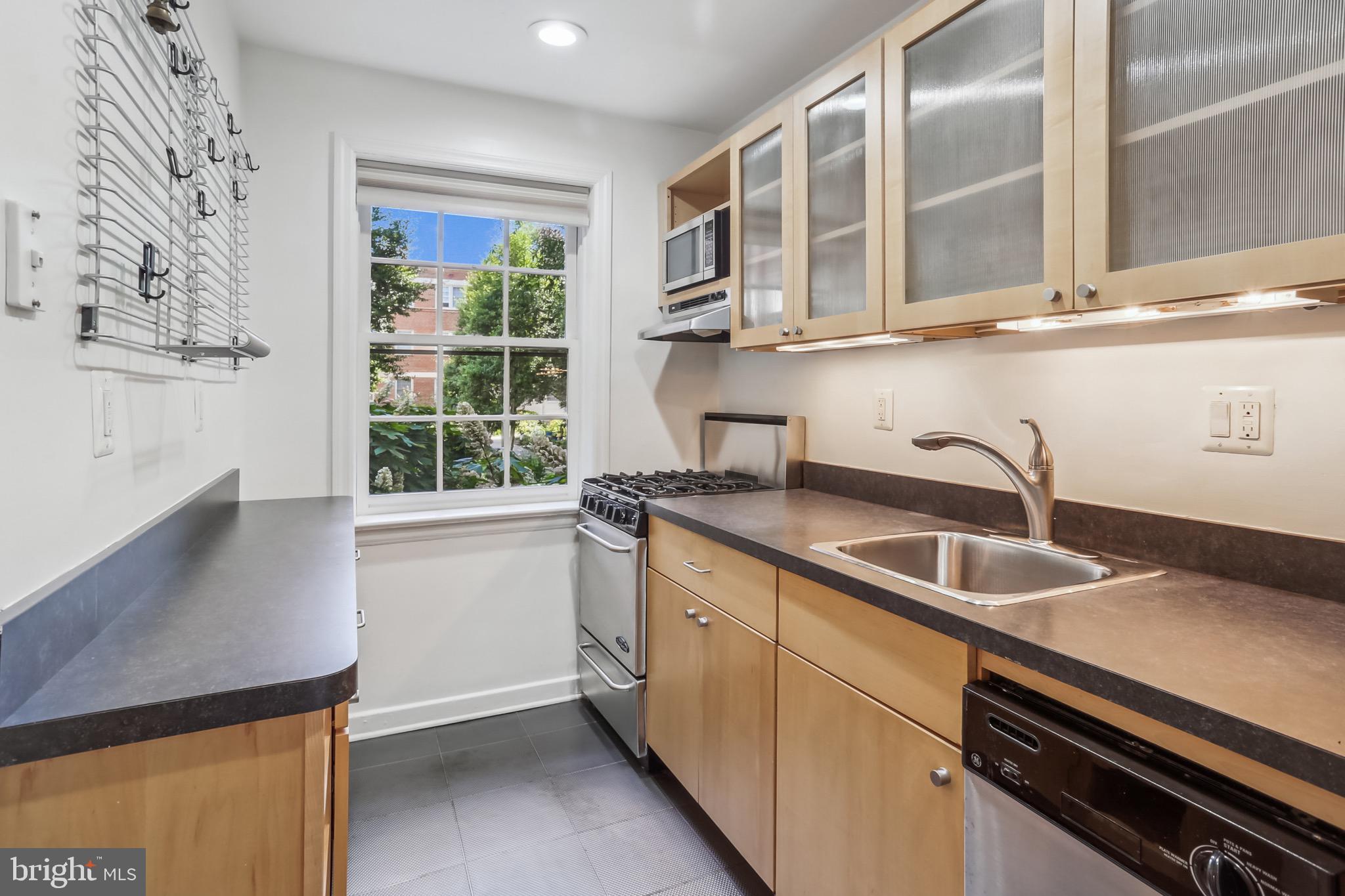 2221 WASHINGTON AVENUE W-101