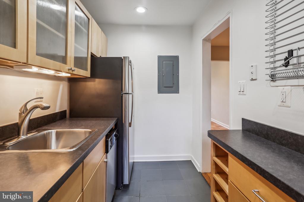 2221 WASHINGTON AVENUE W-101