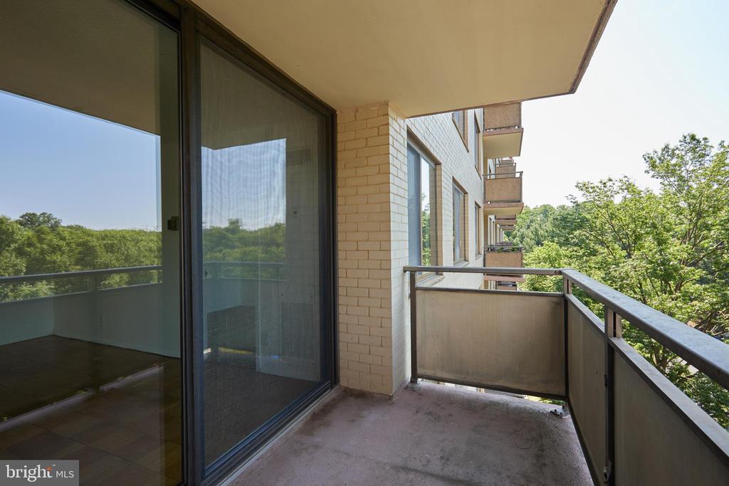 5225 POOKS HILL ROAD 618S