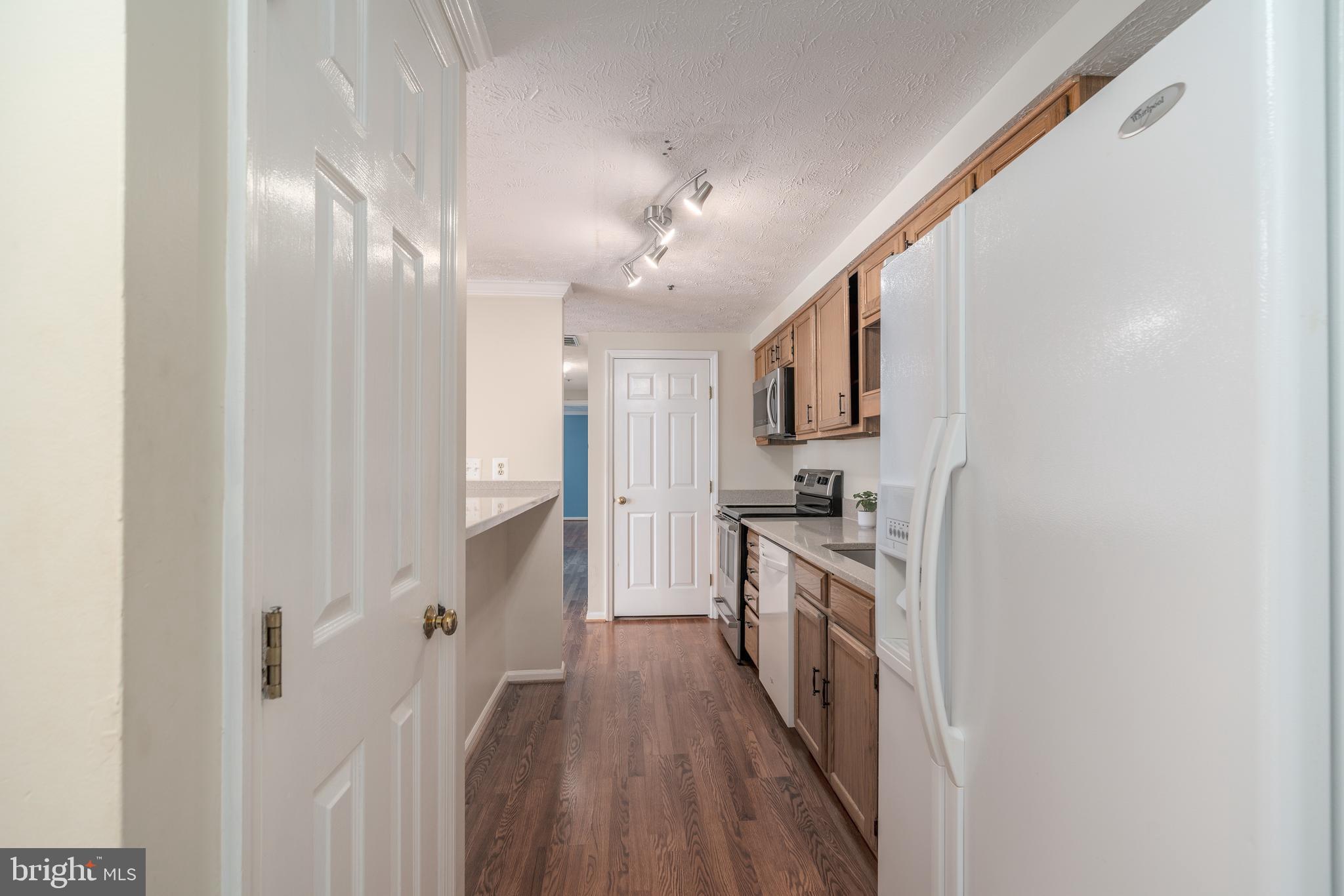 303 PALMSPRING DRIVE 5