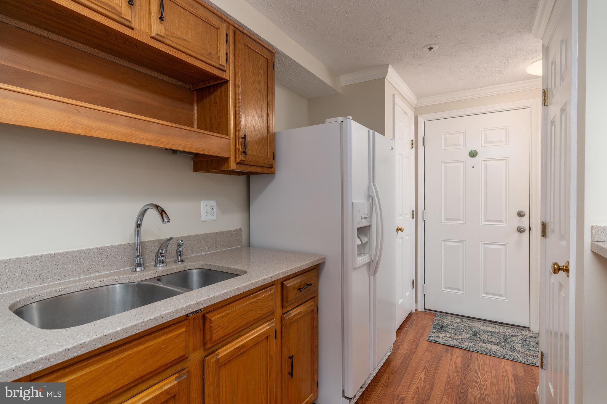 303 PALMSPRING DRIVE 5