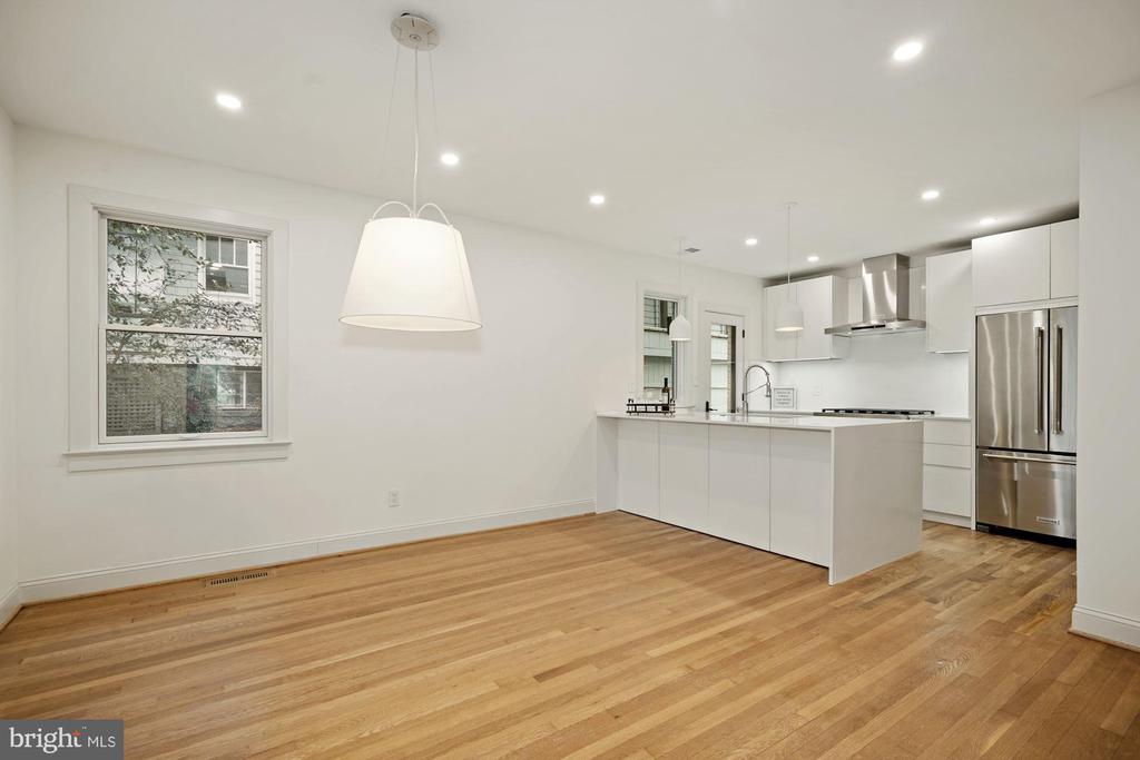 15 IRVING STREET E