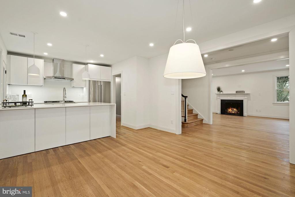 15 IRVING STREET E