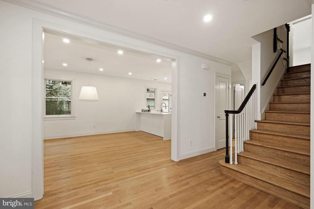 15 IRVING STREET E