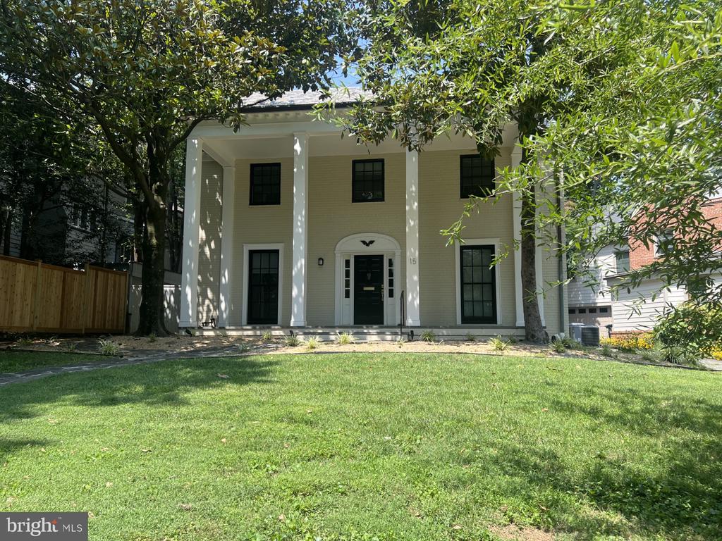15 IRVING STREET E