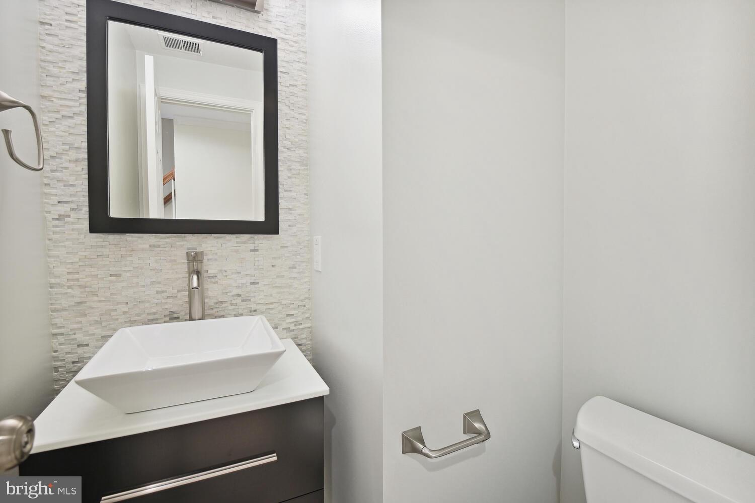 11063 CEDARWOOD DRIVE