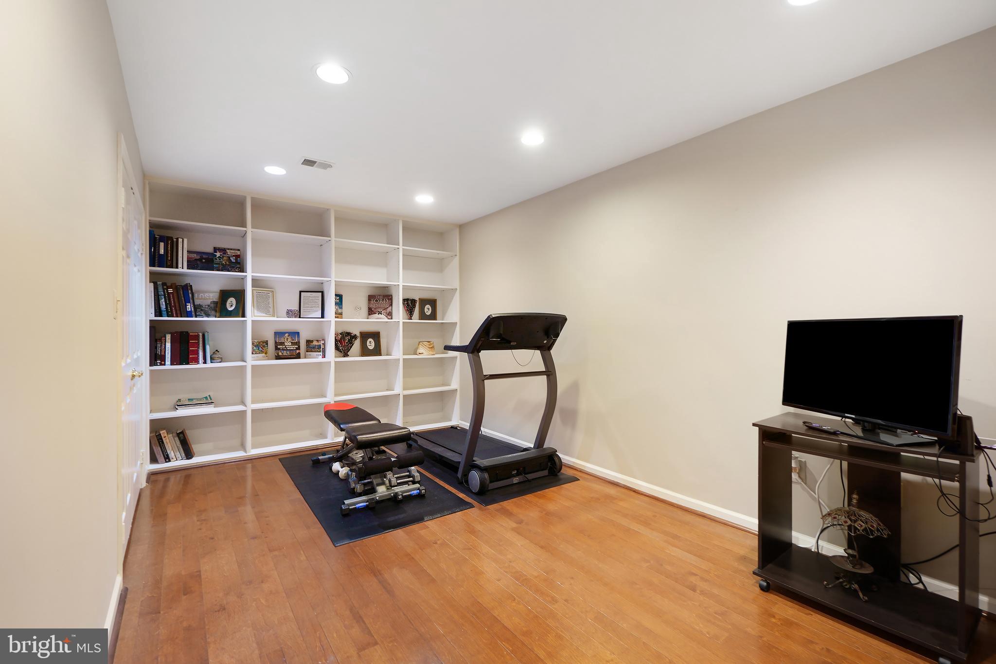 9420 TURNBERRY DRIVE