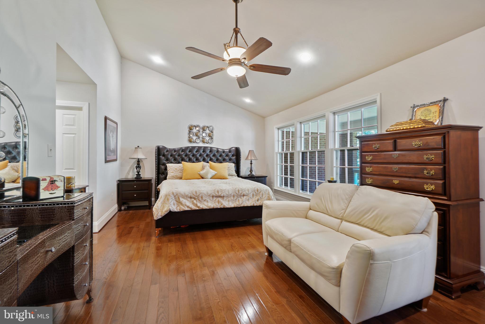 9420 TURNBERRY DRIVE