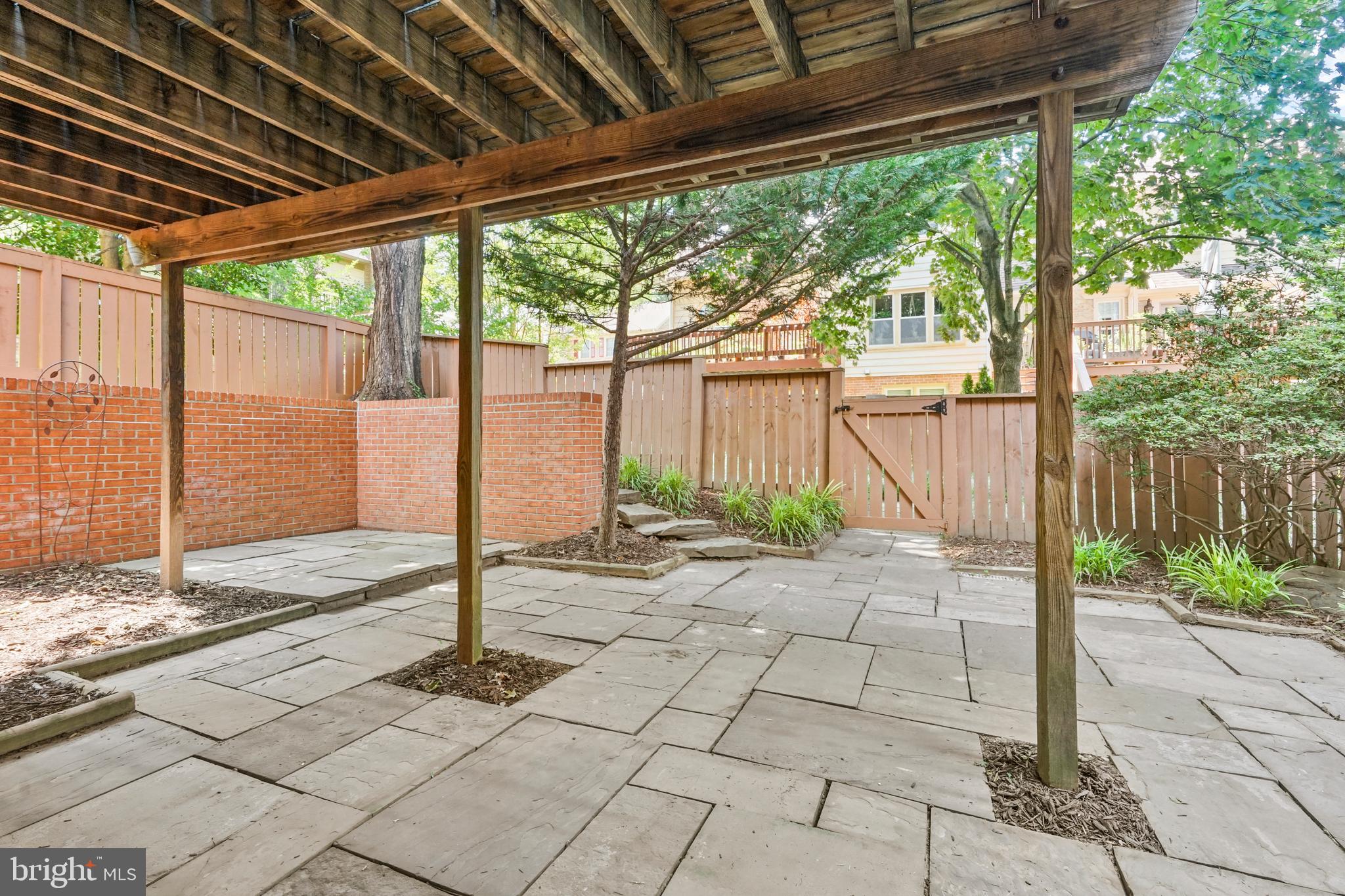 7412 CRESTBERRY LANE