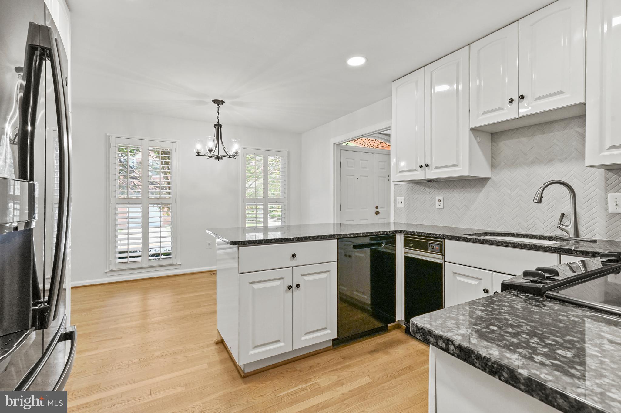 7412 CRESTBERRY LANE