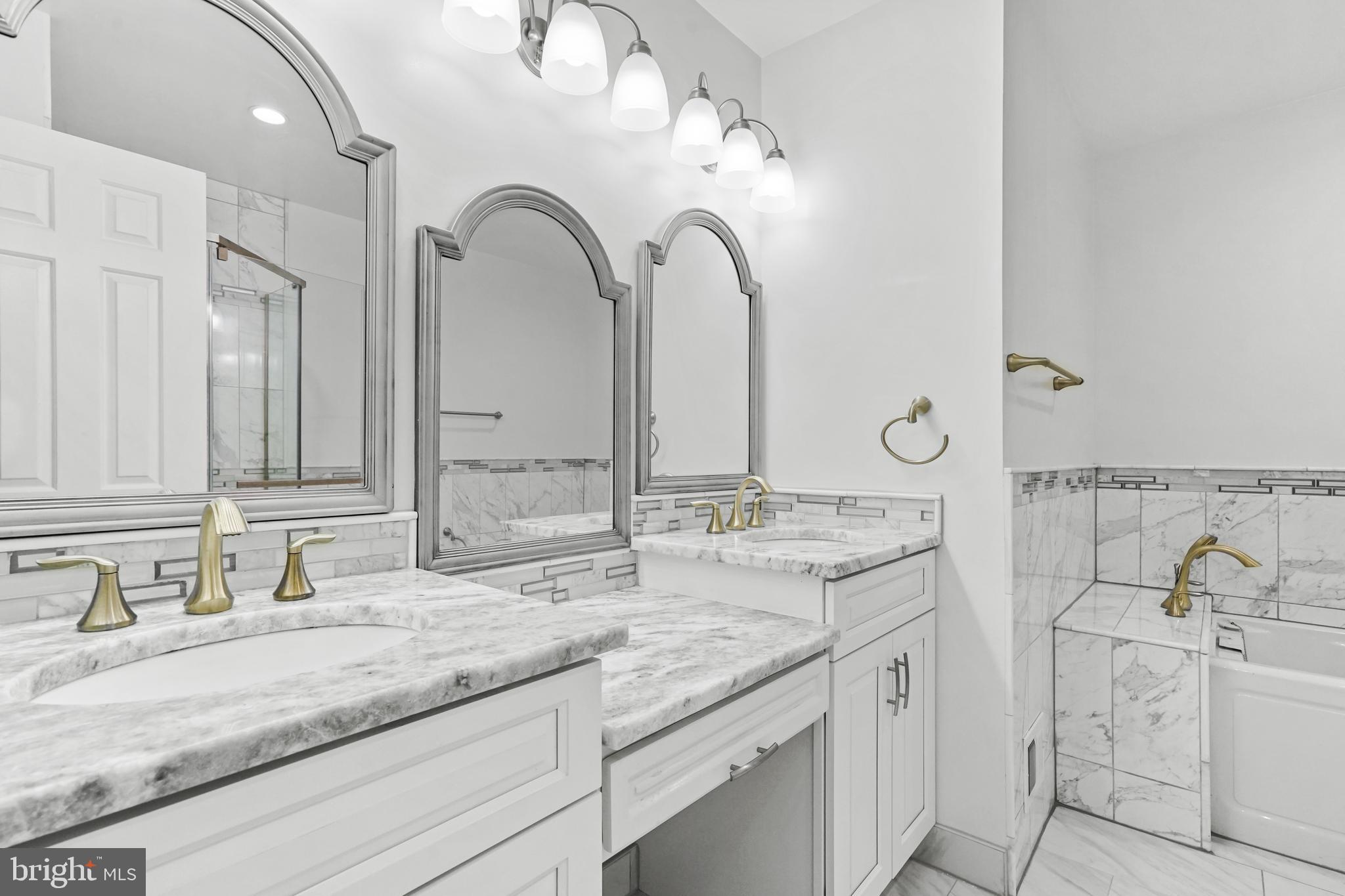 7412 CRESTBERRY LANE