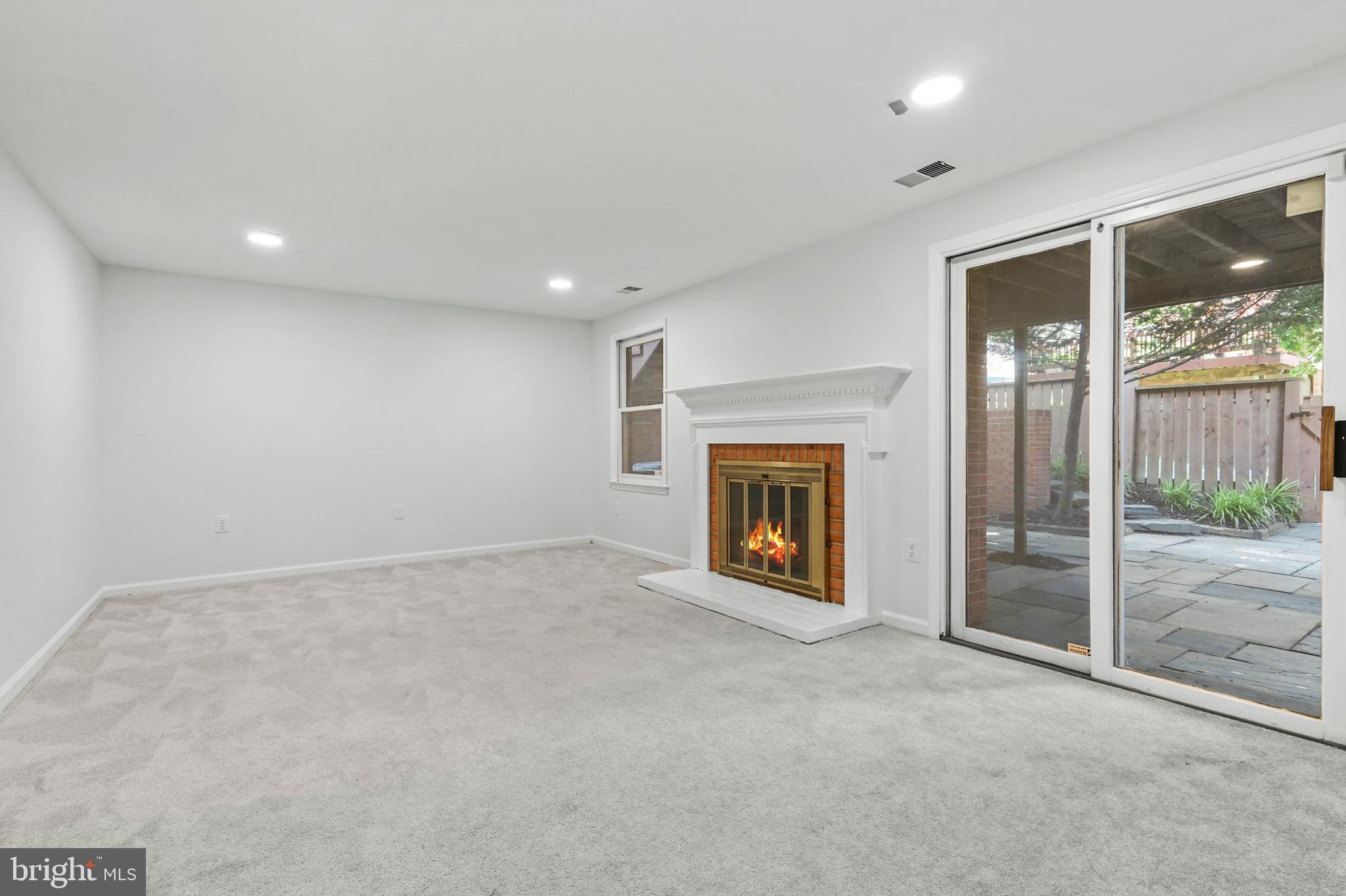 7412 CRESTBERRY LANE