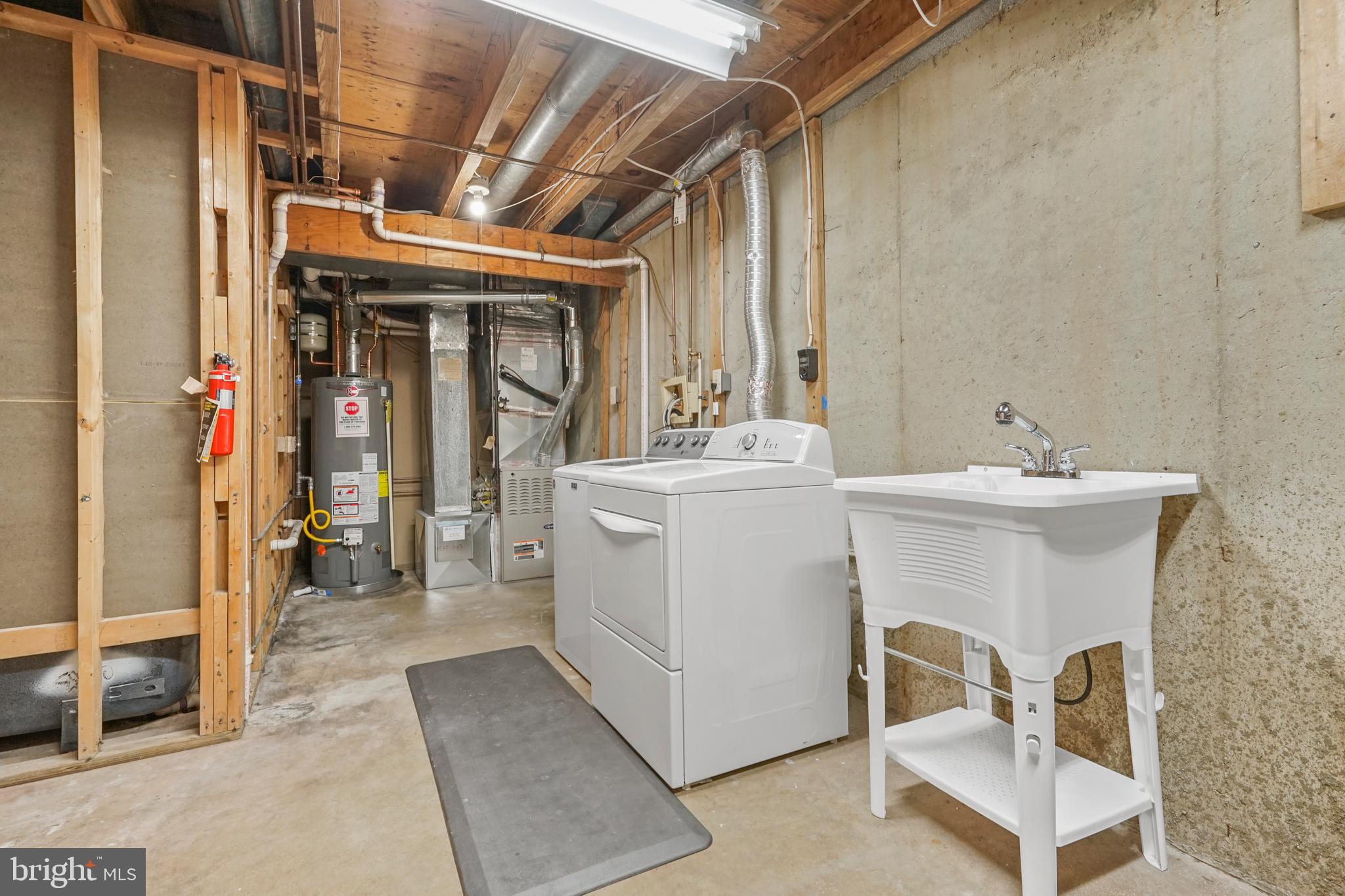 7412 CRESTBERRY LANE