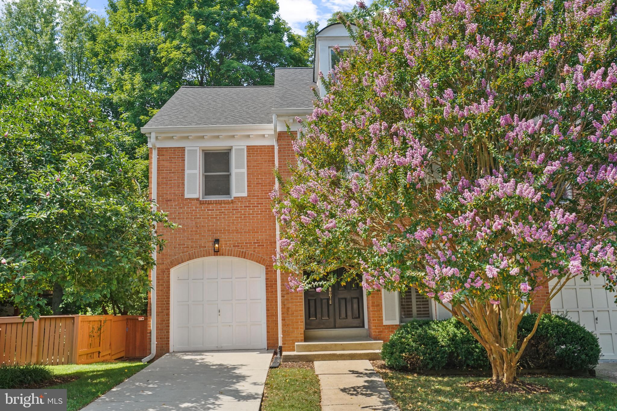 7412 CRESTBERRY LANE