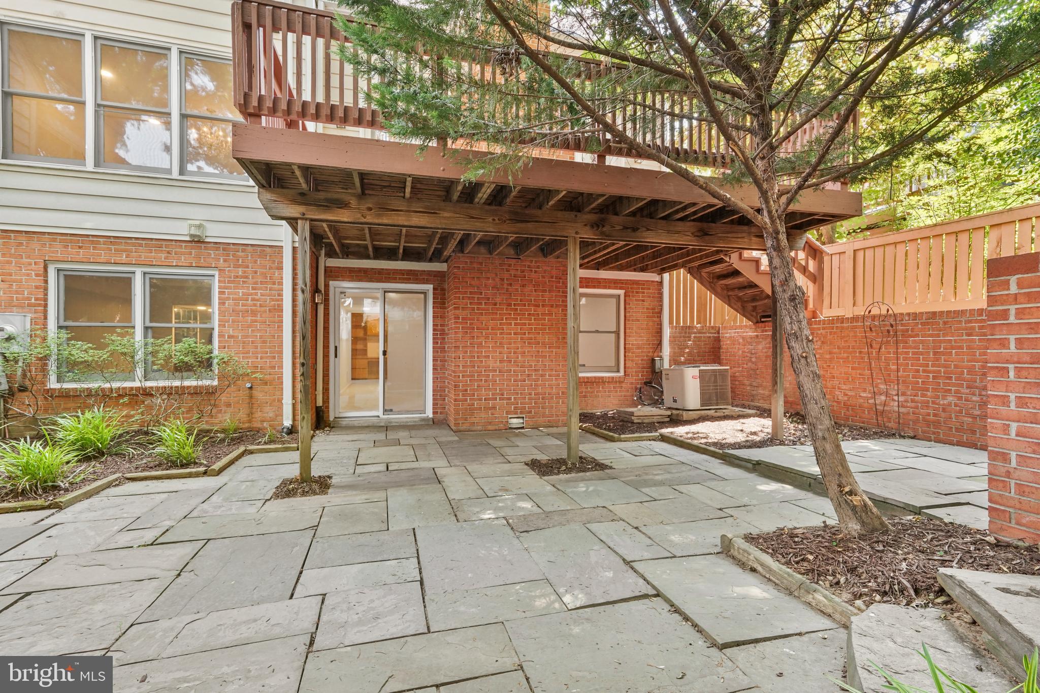 7412 CRESTBERRY LANE