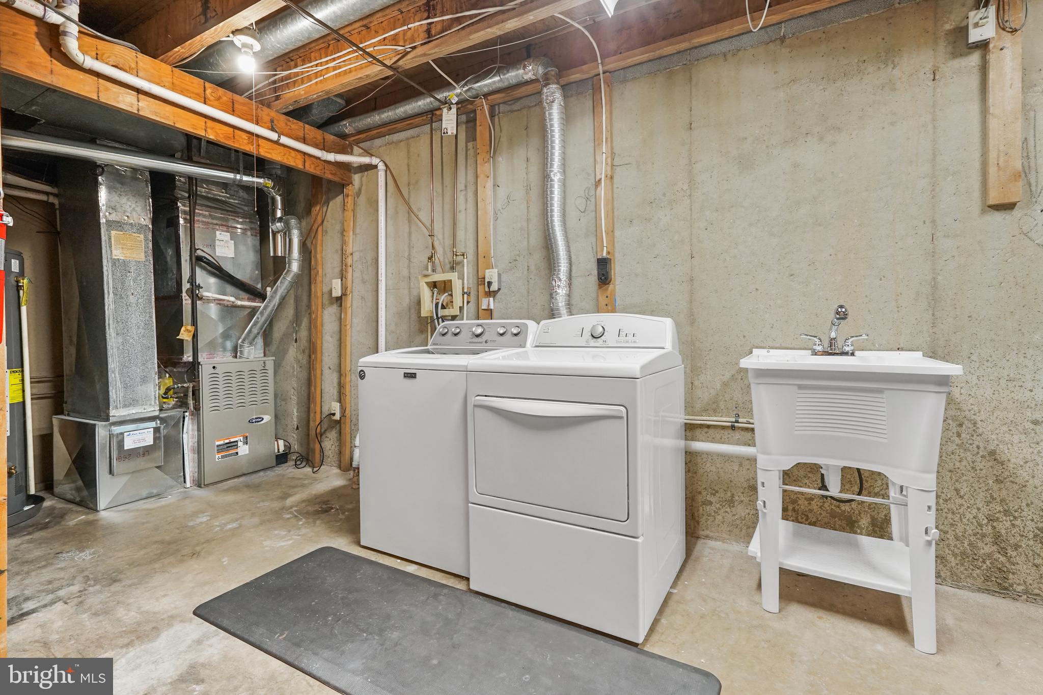 7412 CRESTBERRY LANE