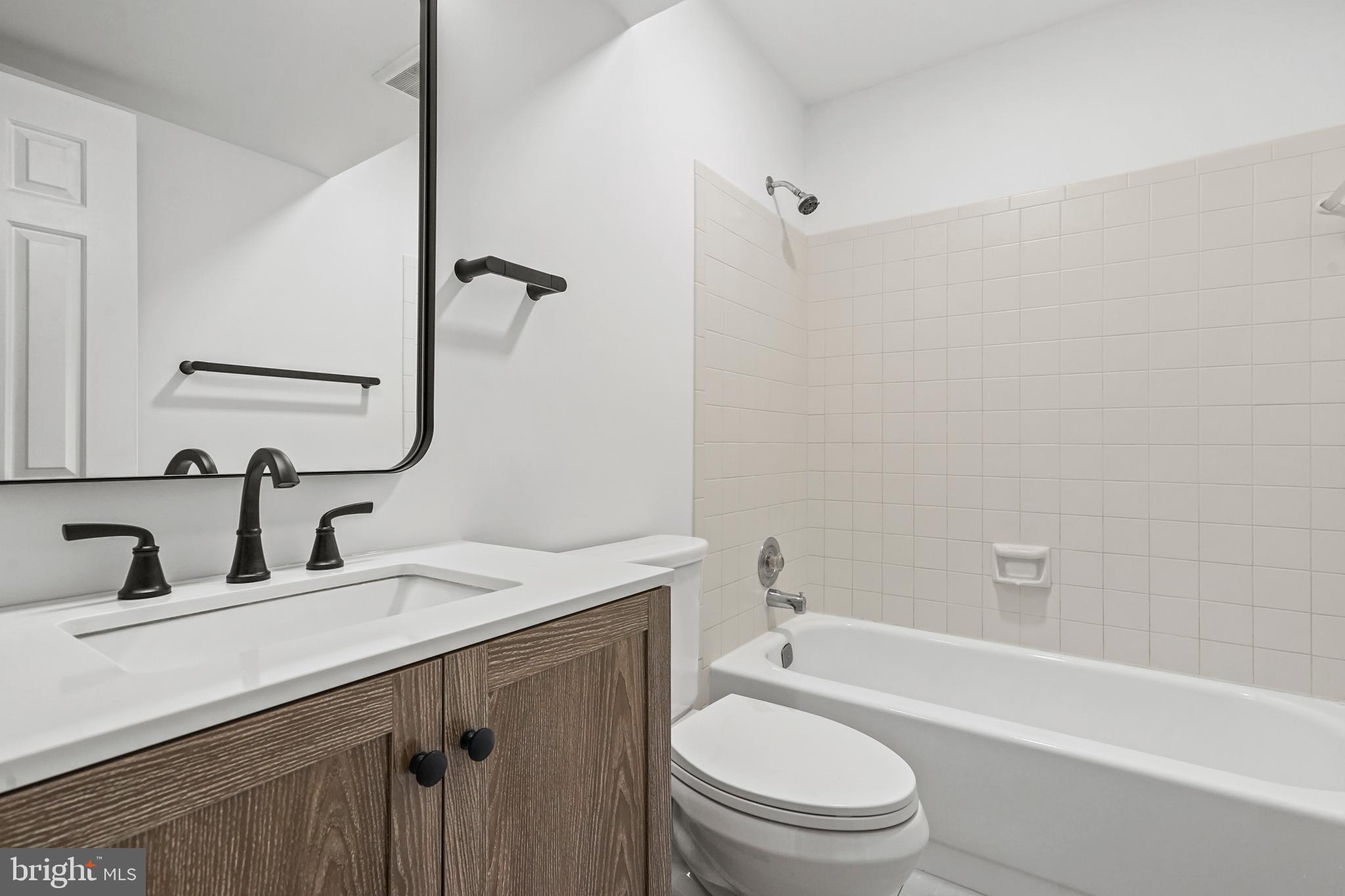 7412 CRESTBERRY LANE