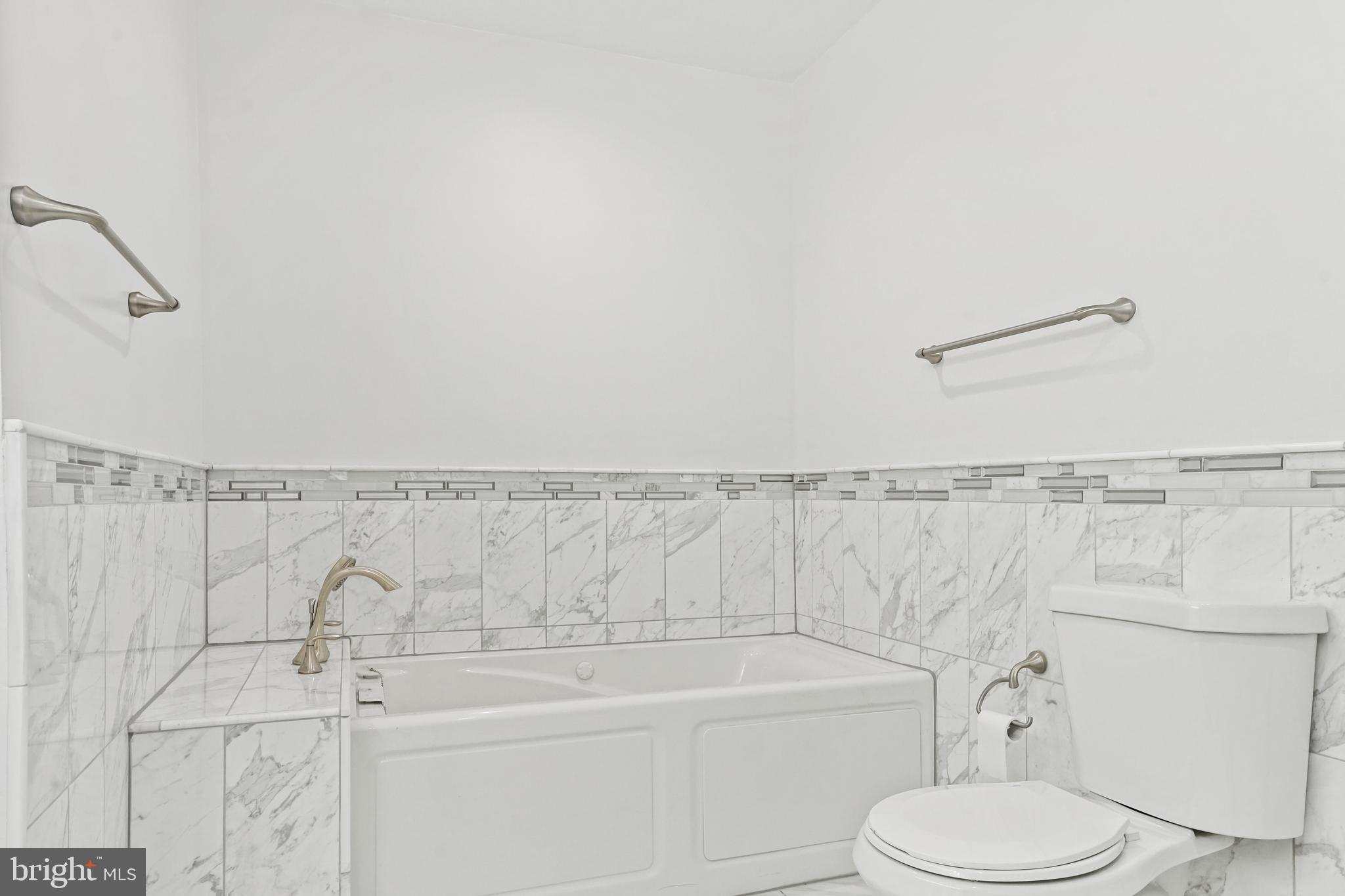 7412 CRESTBERRY LANE