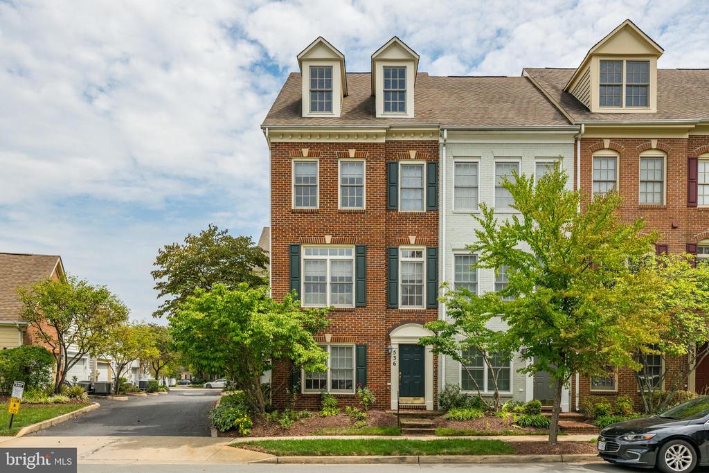 536 CASEY LANE