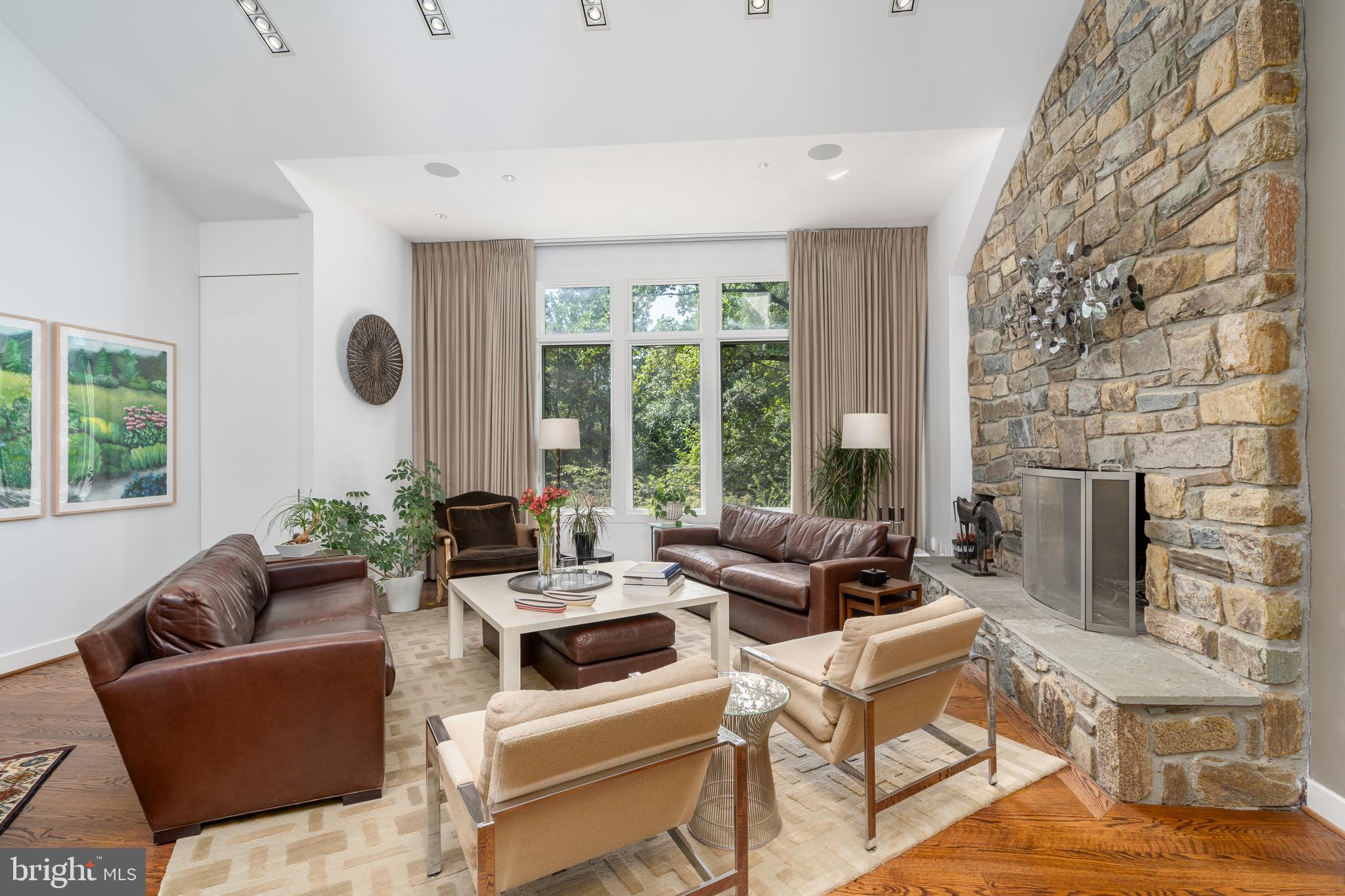 9125 VENDOME DRIVE