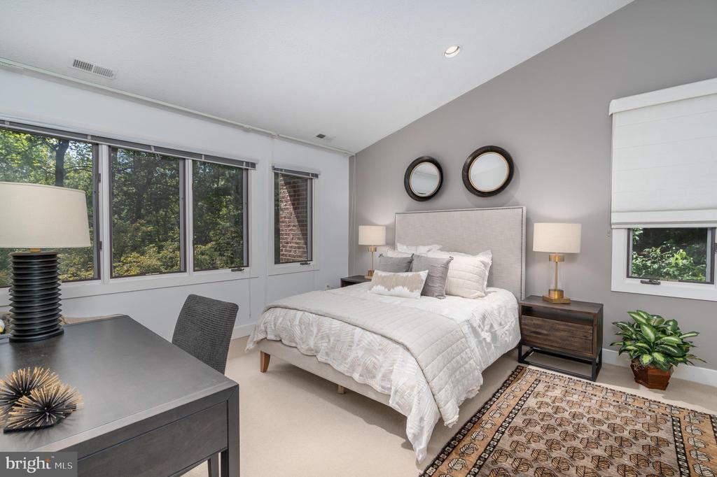 9125 VENDOME DRIVE