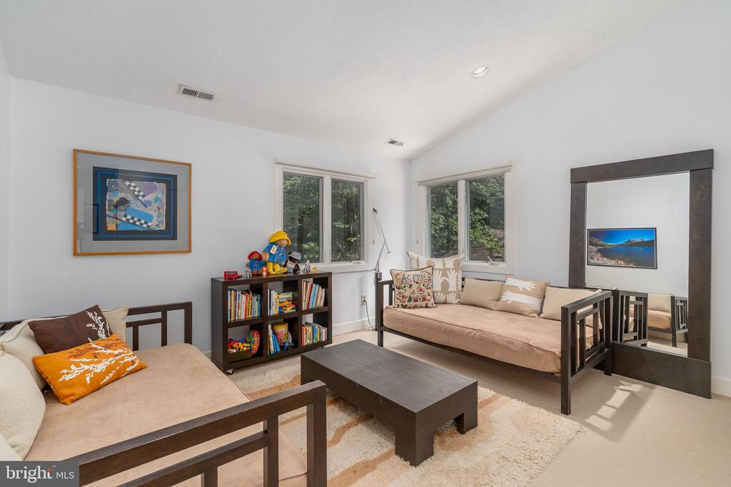 9125 VENDOME DRIVE