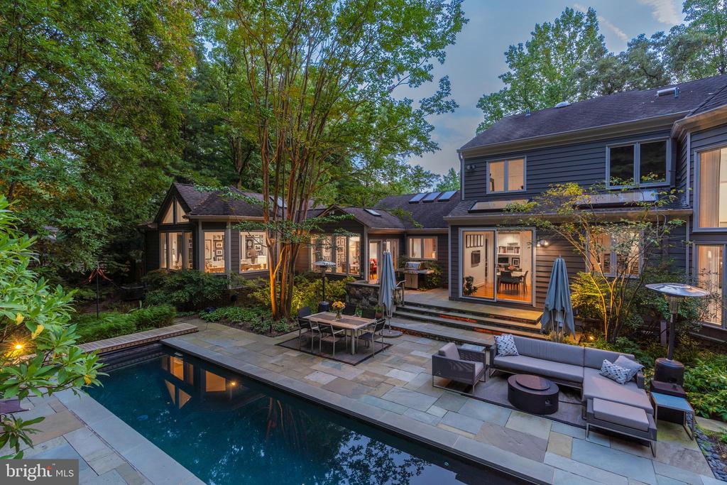 9125 VENDOME DRIVE