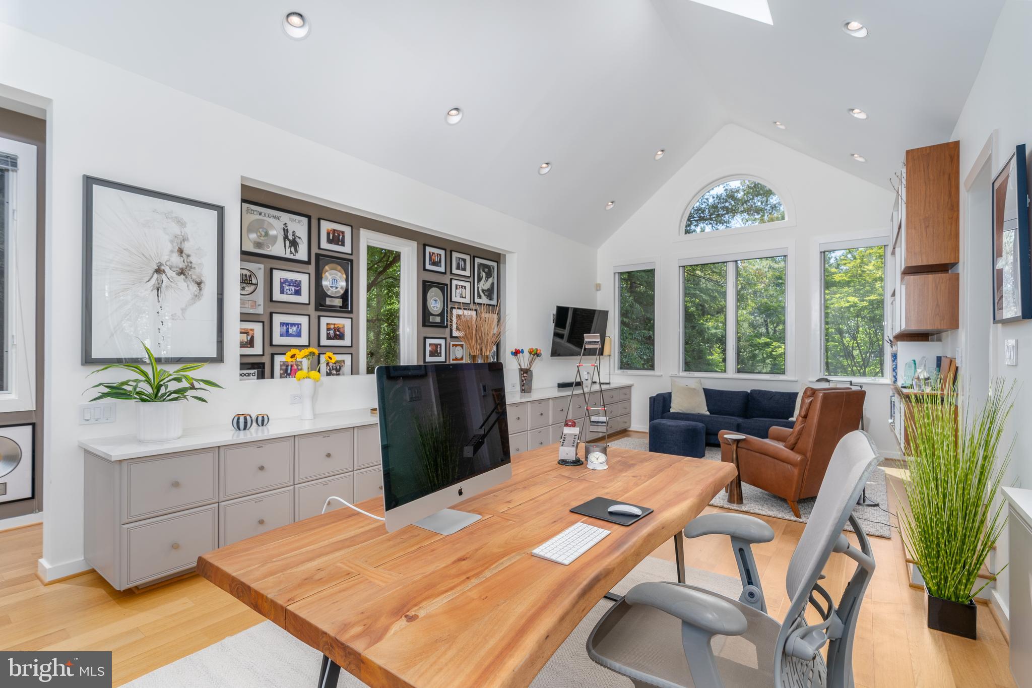 9125 VENDOME DRIVE