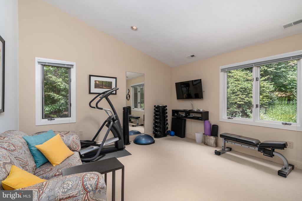 9125 VENDOME DRIVE