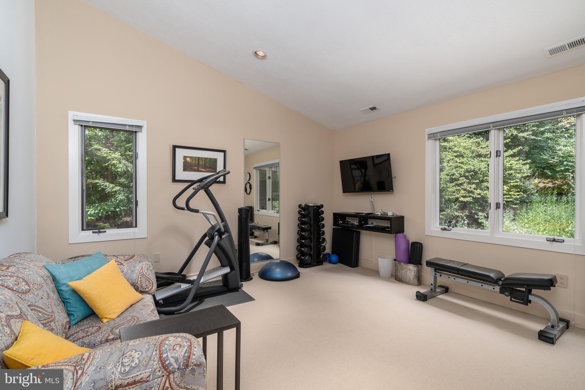 9125 VENDOME DRIVE