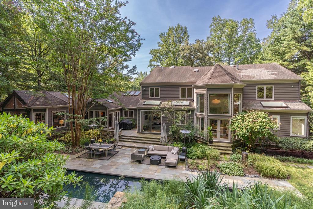 9125 VENDOME DRIVE