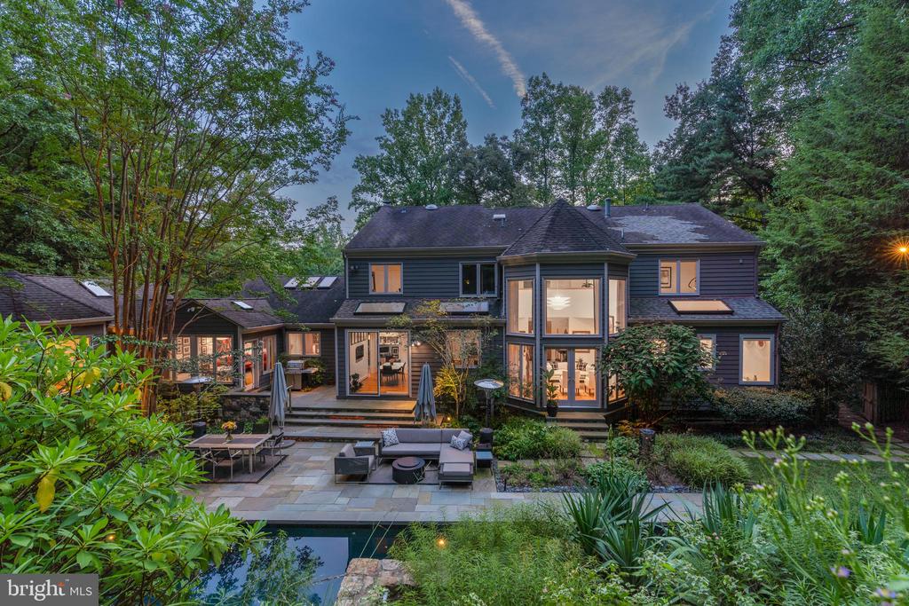 9125 VENDOME DRIVE