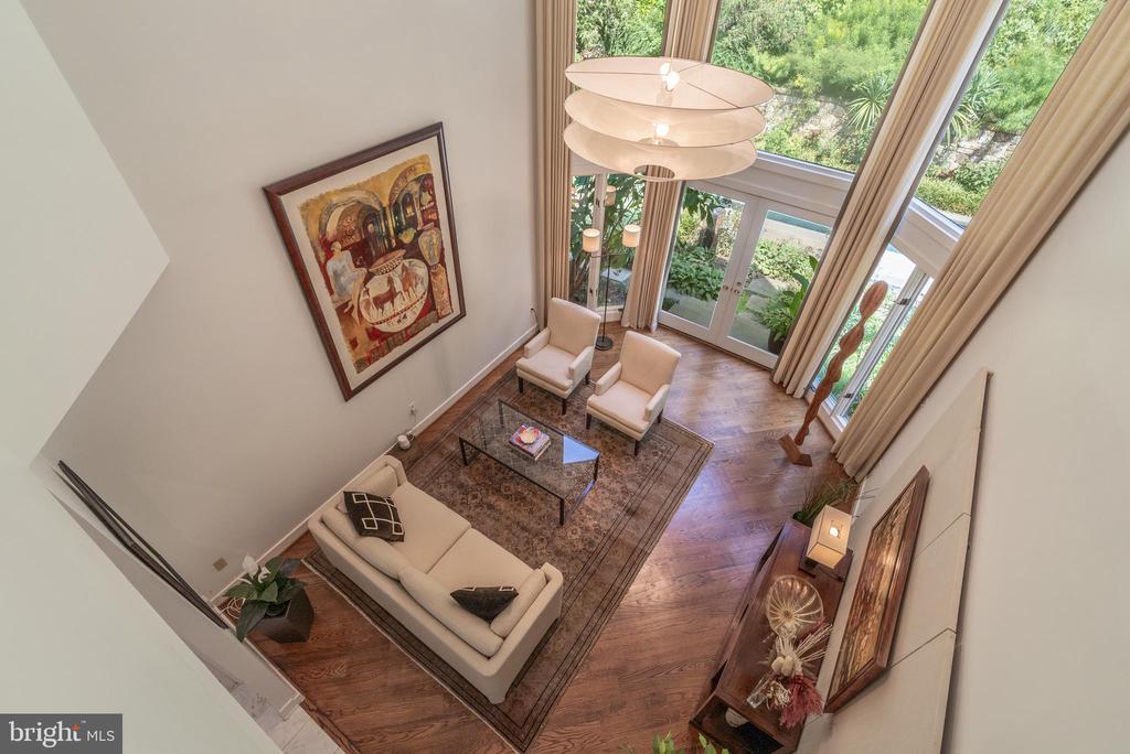 9125 VENDOME DRIVE