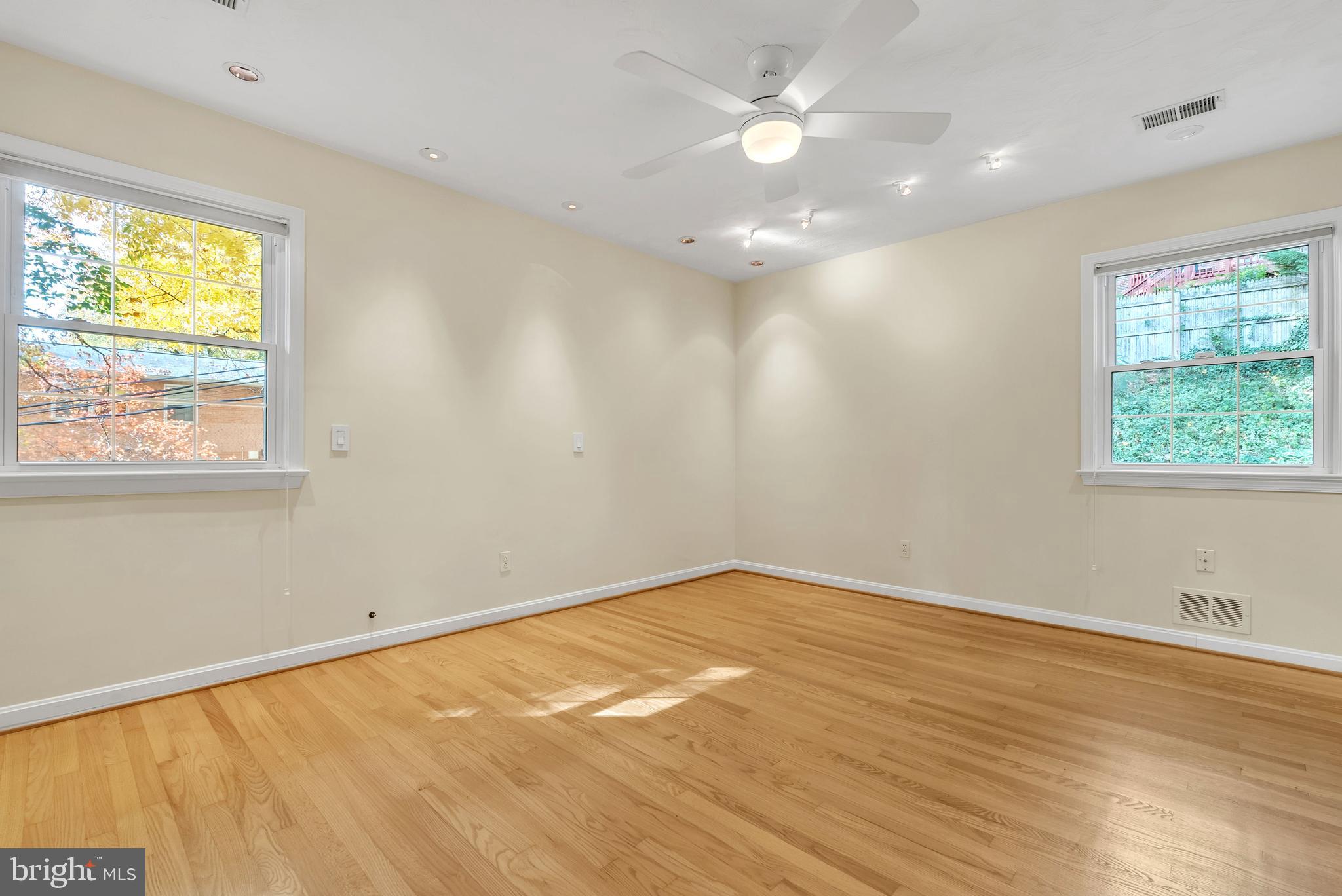 2124 EDGEWATER PARKWAY