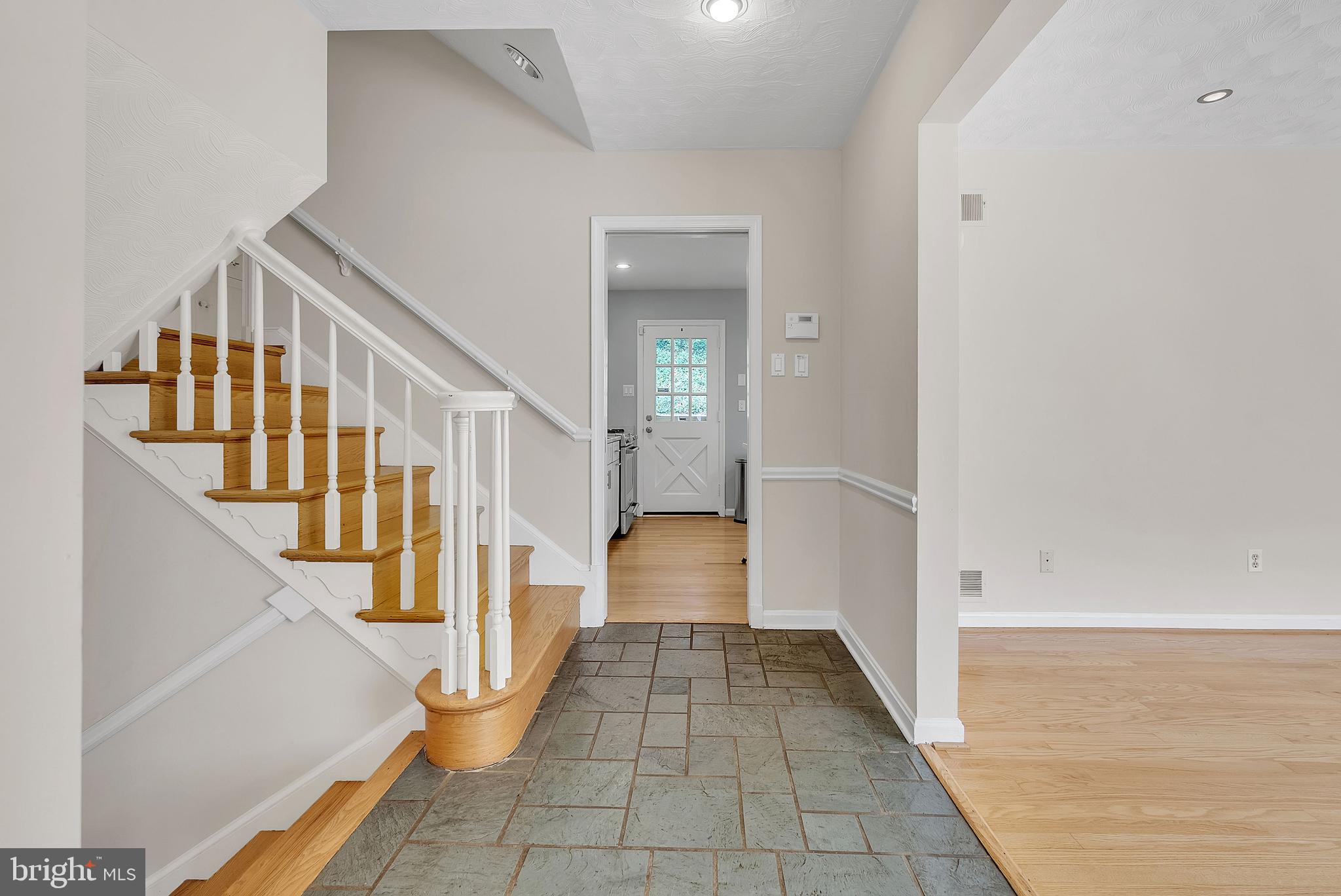 2124 EDGEWATER PARKWAY