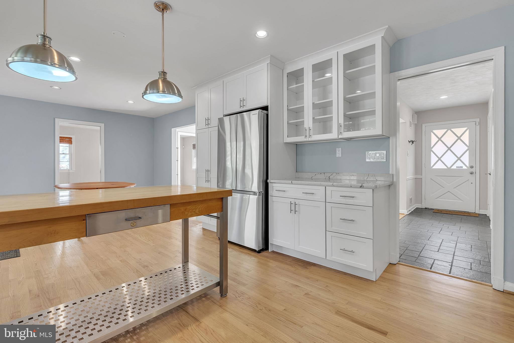 2124 EDGEWATER PARKWAY