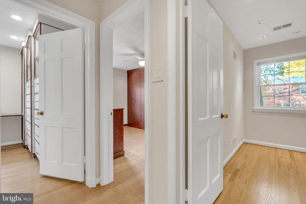2124 EDGEWATER PARKWAY
