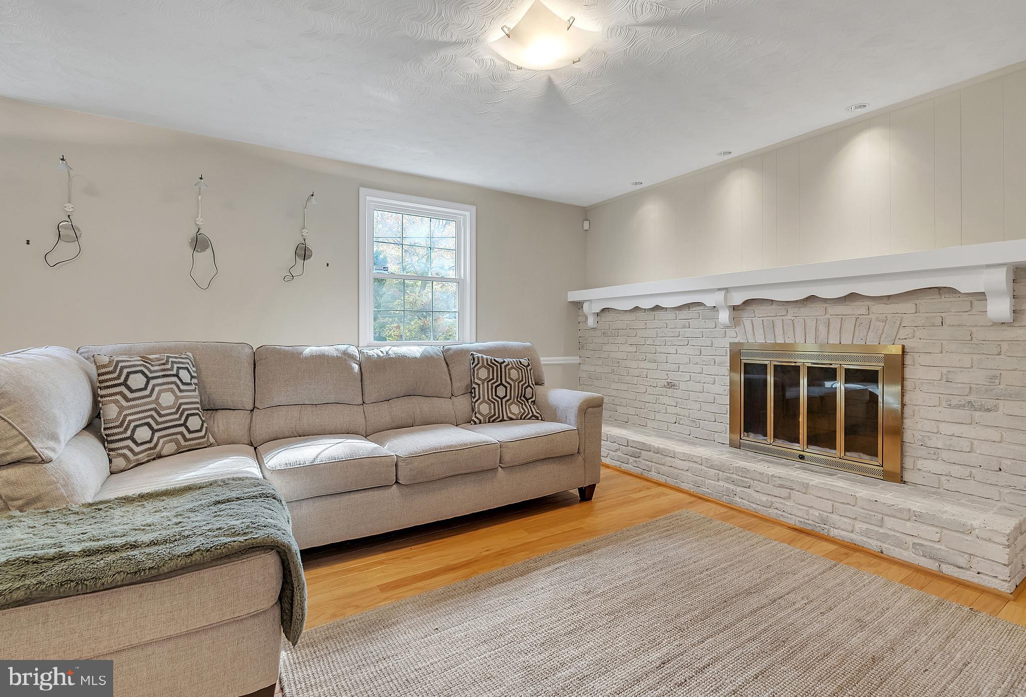 2124 EDGEWATER PARKWAY