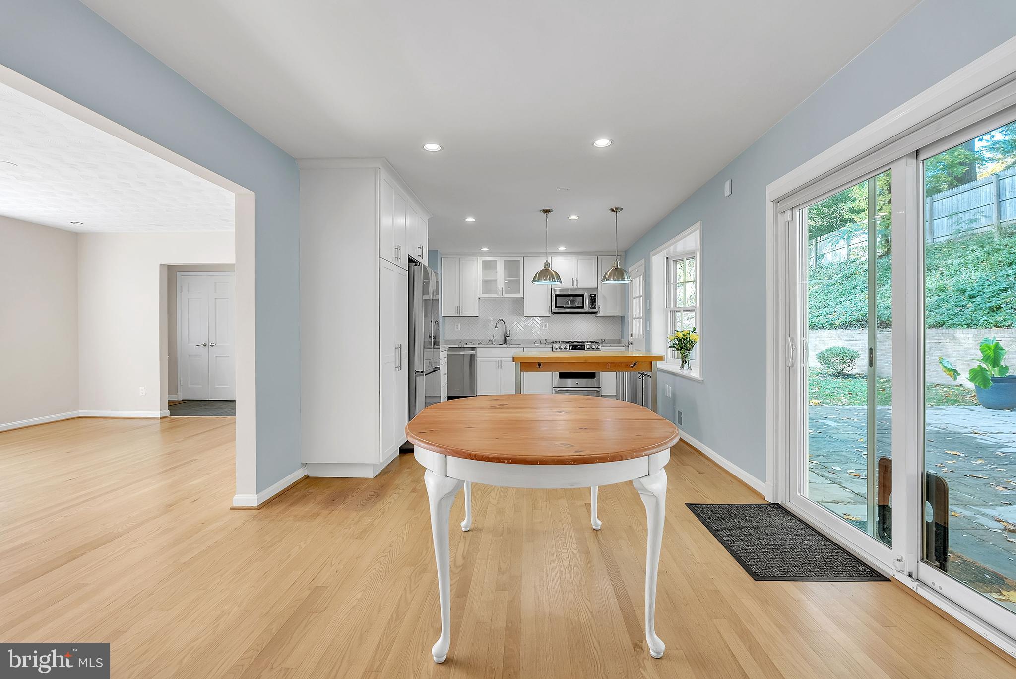 2124 EDGEWATER PARKWAY