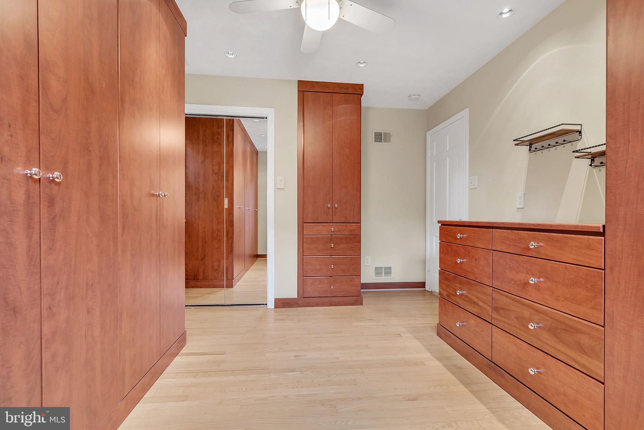 2124 EDGEWATER PARKWAY