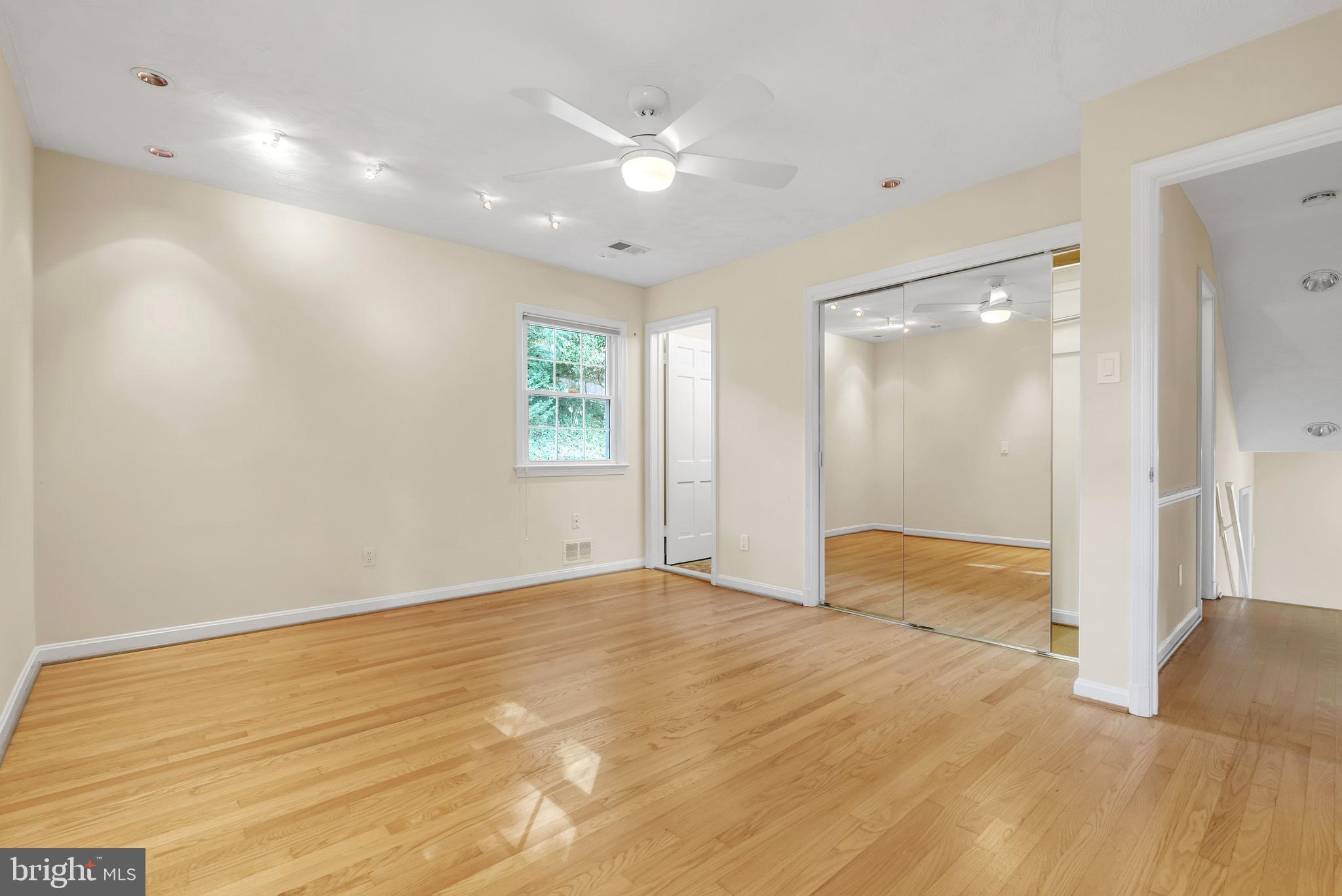 2124 EDGEWATER PARKWAY