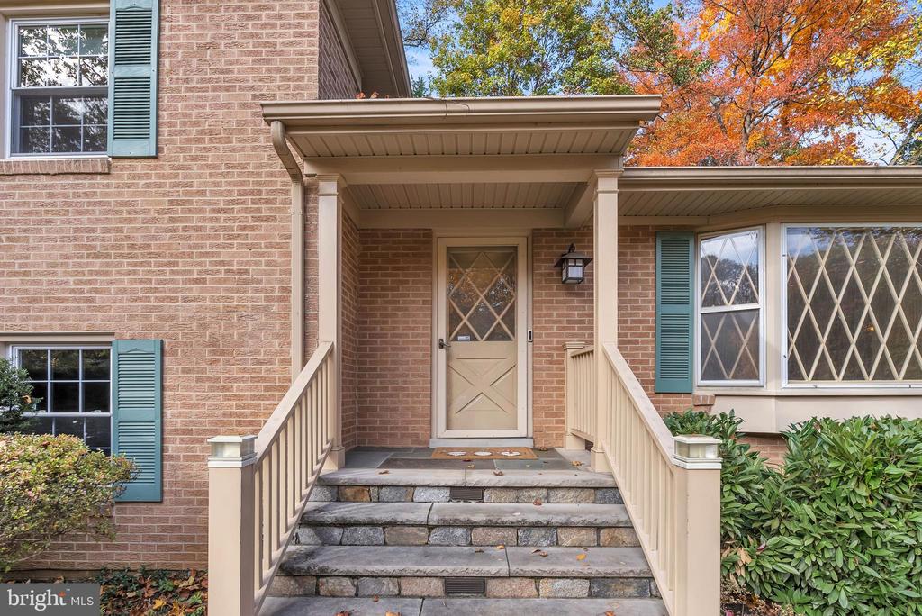 2124 EDGEWATER PARKWAY